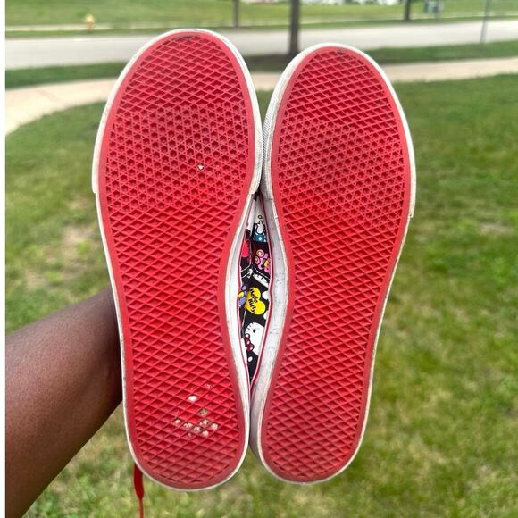 VANS Hello Kitty Authentic Lo Pro Sneakers Black/Red Unisex Size M 7 W 8.5 - Picture 8 of 13